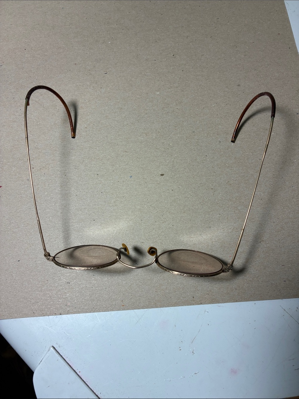 1920s-1940s Men's Round Metal Frame Eyeglasses in Gold - Picture 12 of 12